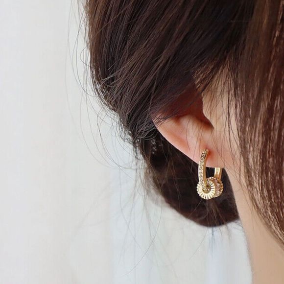 ⭐️10k Gold Plated Petite CZ Diamond Barrel Huggies💖 - Picture 4 of 15